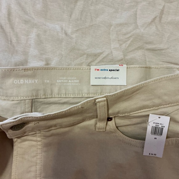 Old Navy Tan Jean Shorts Frayed Hem - Picture 3 of 3